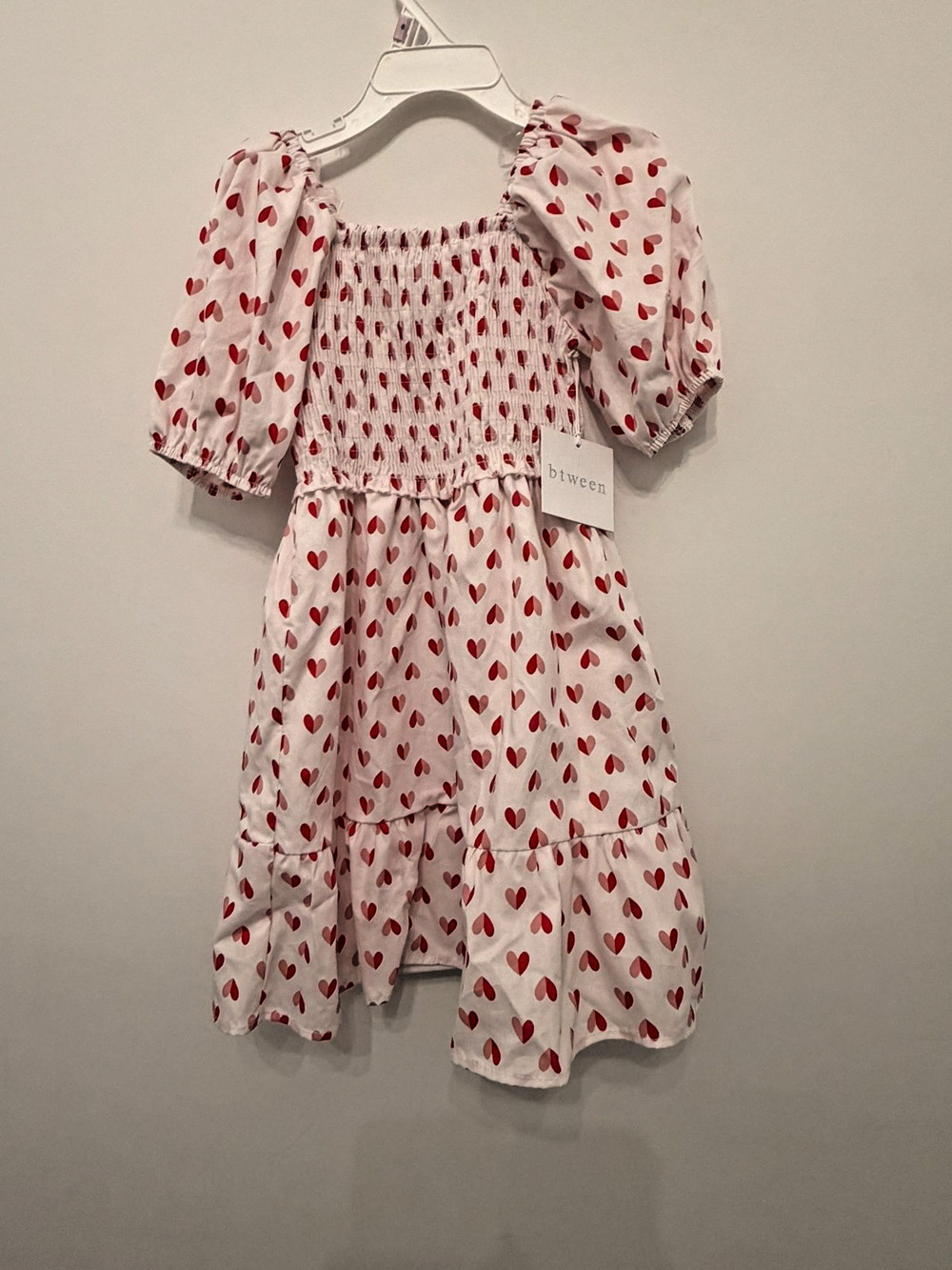 Girls Red & White Smocked Heart Print Dress With Puff Sleeves Btween Size 6